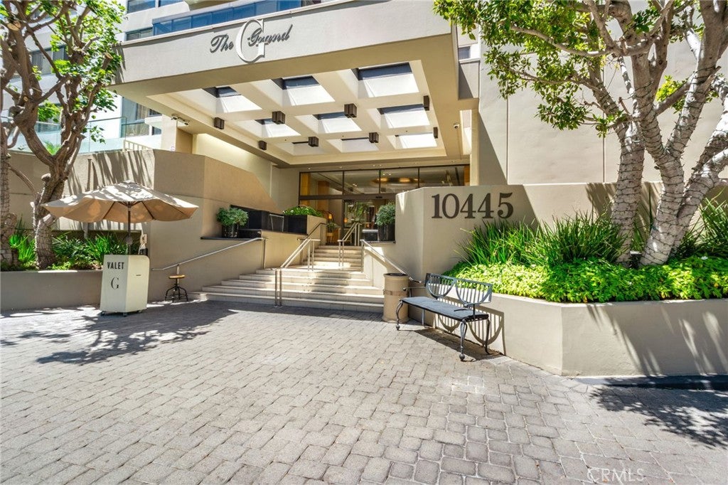 Photo of 10445 Wilshire BLVD #1606, Los Angeles, CA 90024 (MLS # SR26180348)