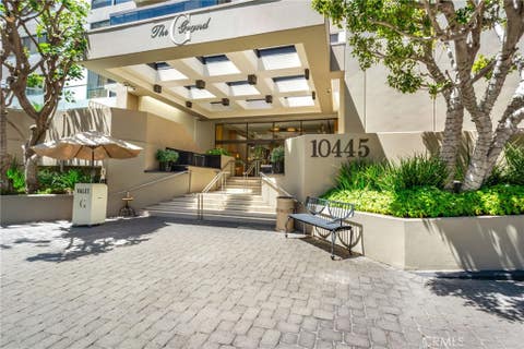 Photo of 10445 Wilshire BLVD #1606, Los Angeles, CA 90024 (MLS # SR26180348)