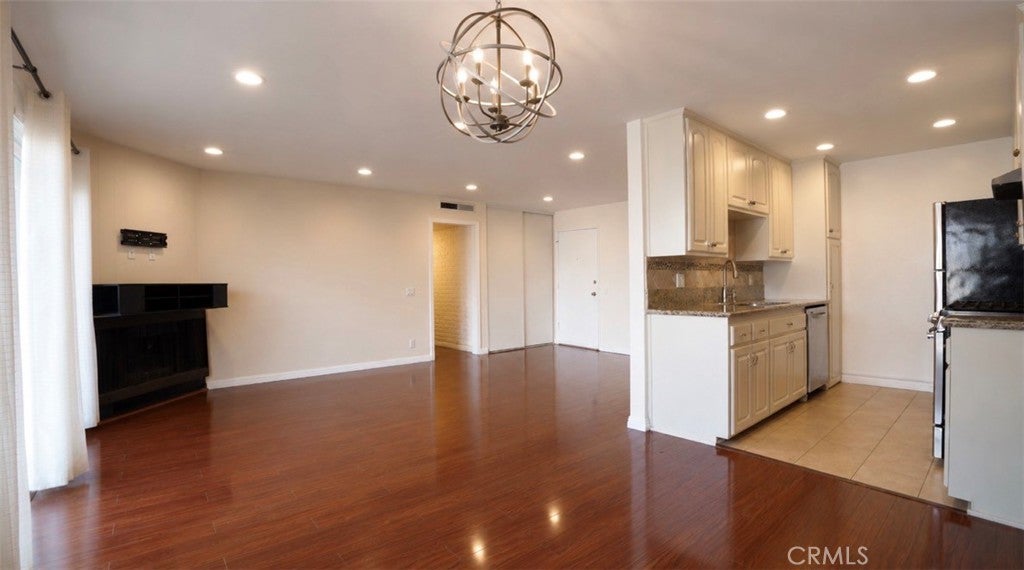 601 E Orange Grove 103
