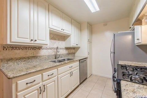 Photo of 601 E Orange Grove AVE #103, Burbank, CA 91501 (MLS # BB26120482)