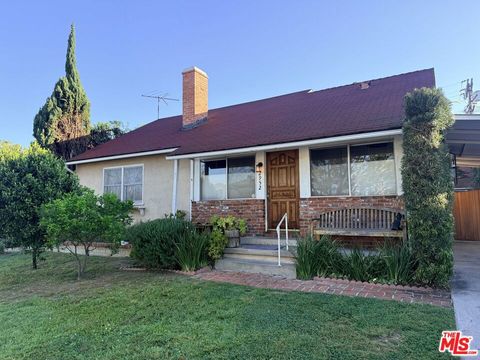 Photo of 2952 Midvale Avenue, Los Angeles, CA 90064 (MLS # 26666305)