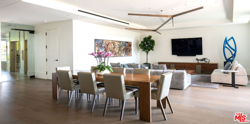 8420 W Sunset Boulevard 602