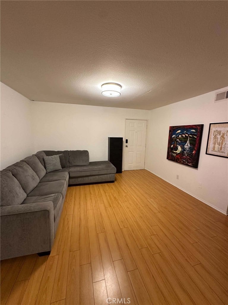7641 Reseda Blvd