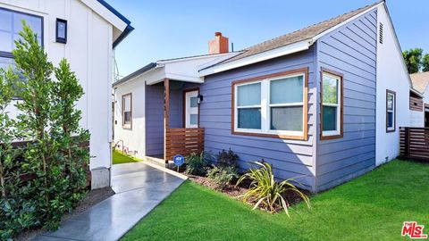 Photo of 6761 Case Avenue, North Hollywood, CA 91606 (MLS # 25613197) Photo of 6761 Case Avenue, North Hollywood, CA 91606 (MLS # 25613197)