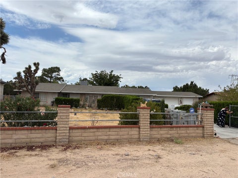 Photo of 7596 Farmdale AVE, Hesperia, CA 92345 (MLS # HD26189977)