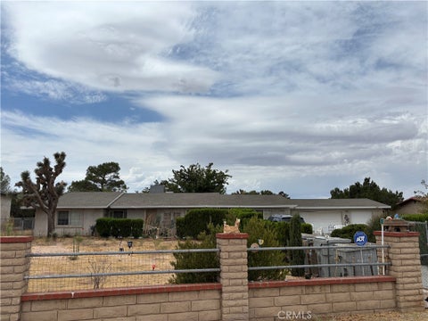 Photo of 7596 Farmdale AVE, Hesperia, CA 92345 (MLS # HD26189977)