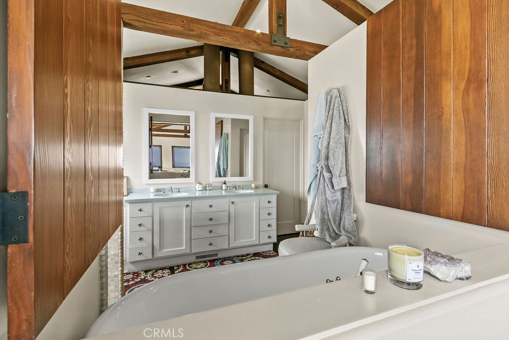Emerald Bay (EB) - Residential Lease