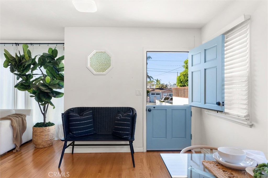 1216 Steinhart Avenue