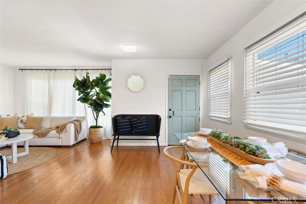 1216 Steinhart Avenue