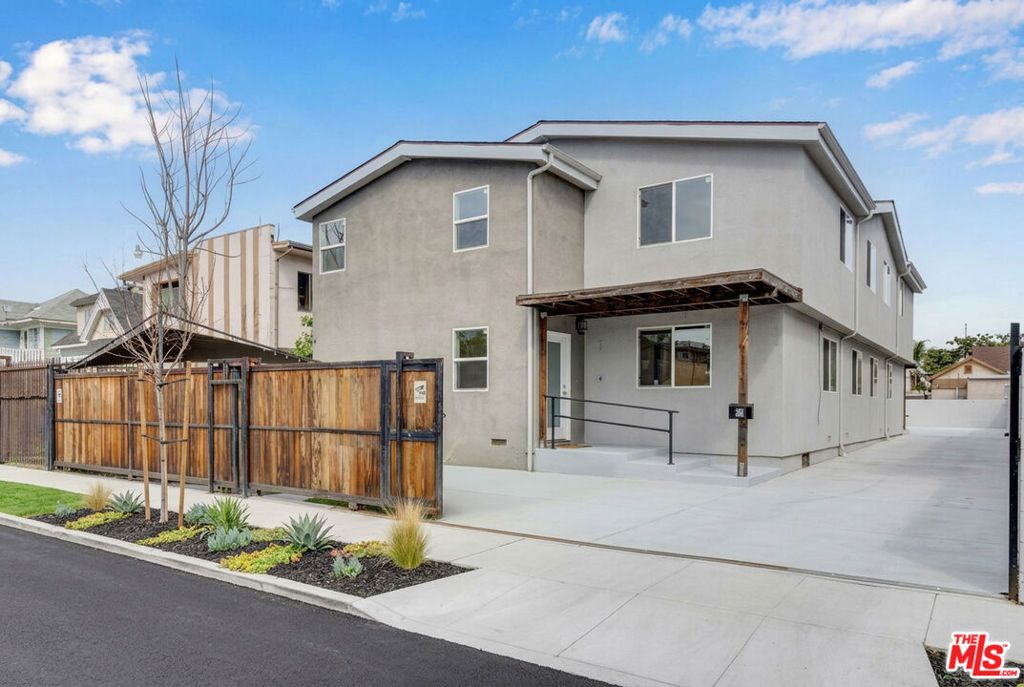 Photo of 231 E 25th Street, Los Angeles, CA 90011 (MLS # 26660273)