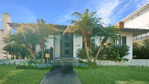 Photo of 204 Avenue E, Redondo Beach, CA 90277 (MLS # PV26021002)