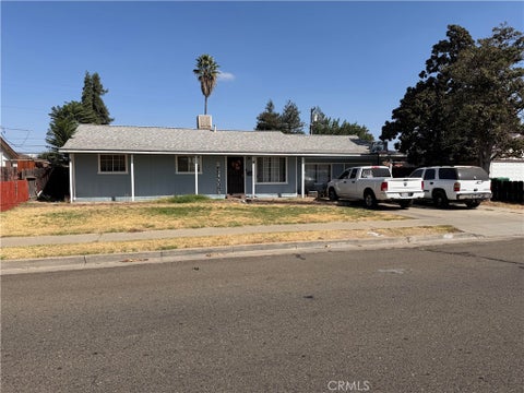 Photo of 149 E Clinton Avenue, Atwater, CA 95301 (MLS # MC26206077)