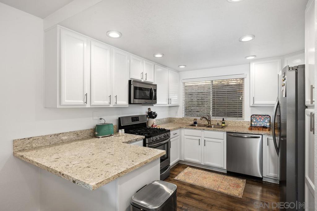 Mission Hills - Residential Lease