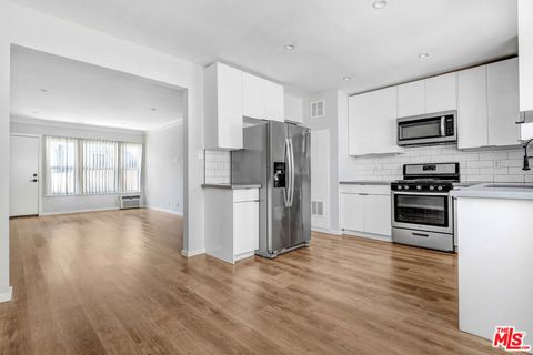 Photo of 208 S Harvard Boulevard #3, Los Angeles, CA 90004 (MLS # 26840289)