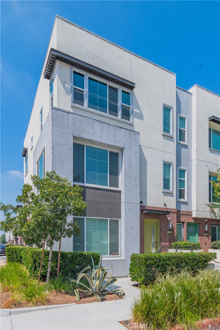 1530 W Cameron Ave