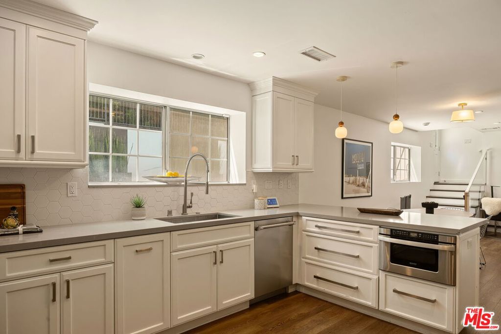 11734 Sunshine Terrace