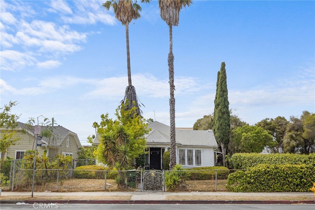 1185 Edgemont