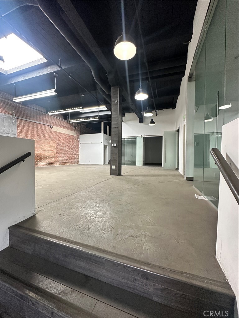 Available commercial space ground level unit with great potential for Office space, business headquarters Boutique, Salon, Urban clothing business or a creative influencer shop, it has endless possibilities. Space includes multiple office rooms with frameless glass doors and a full kitchen and bathrooms with additional second story space above kitchen for storage.The street facing entrance will give your business excellent exposure and create the perfect welcoming environment for patrons. Pricing $4500/month will require credit check and deposit contact me directly at 323.807.5304 for any questions.