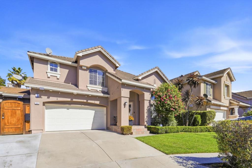 1044 Woodvale Court