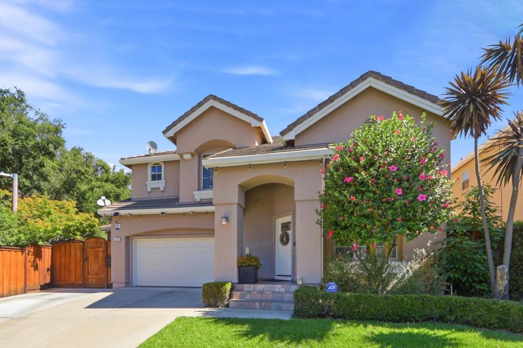 1044 Woodvale Court