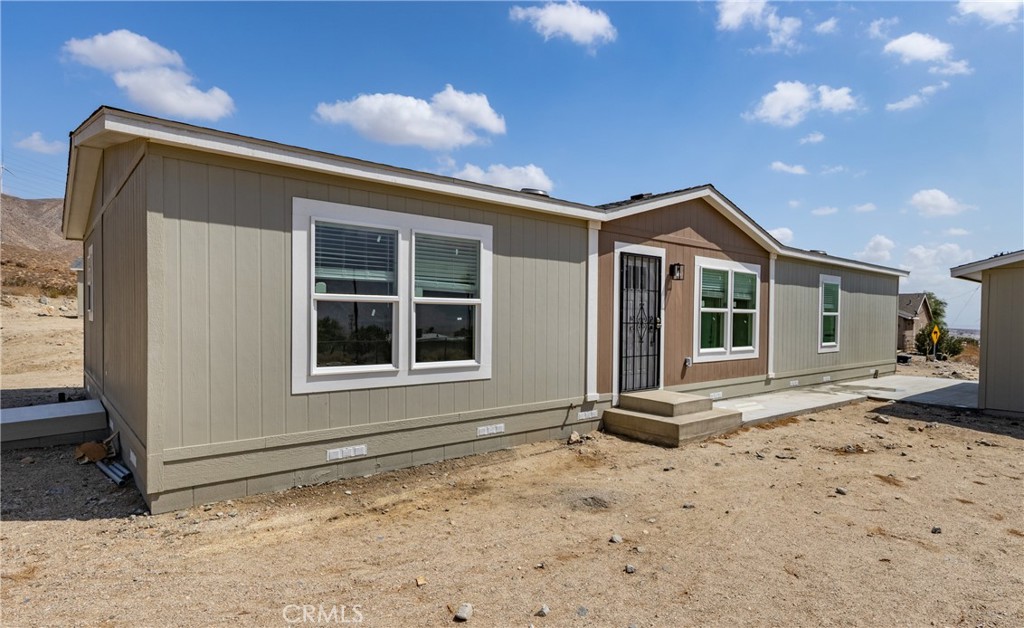 ***New Home built by Clayton Homes***Built to the US Department of Energy’s Zero Energy Ready Home Manufactured Housing Standards, eBuilt® homes can save homeowners up to 50% on their annual power bills. Rheem Hybrid 40-gallon Water Heater. Ecobee Smart Thermostat and Smart Comfort Electric Heat Pump. The Kitchen features Harwood Cabinets with Soft Closing Drawers and Cabinet Doors. Stainless Steel Applicance package with Pfister Faucets throughout. Large Island for meal prep and family gatherings. LED Recessed Lighting throughout the home. Shaw Luxury Carpet and Lux Aged European Oak Vinyl Flooring. Flex room for library on nice office space. Craftsman style front door 9 lite rear and side doors. Kwikset door hardware throughout the home. You can add solar to the home and enjoy even more savings. Beautiful Mountain Views Great opportunity to add your touches and make this your home today.