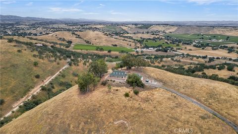 Photo of 7550 Rancho Verano PL, Paso Robles, CA 93446 (MLS # SR26097958)
