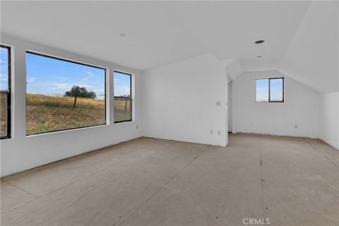 Tiny photo for 7550 Rancho Verano PL, Paso Robles, CA 93446 (MLS # SR26097958)
