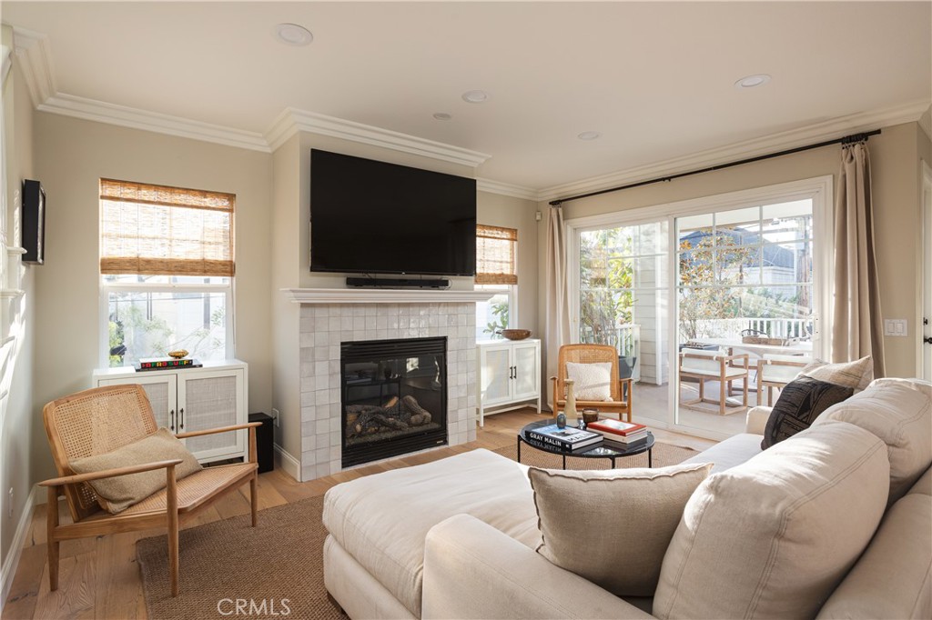 Corona del Mar South of PCH (CDMS) - Residential