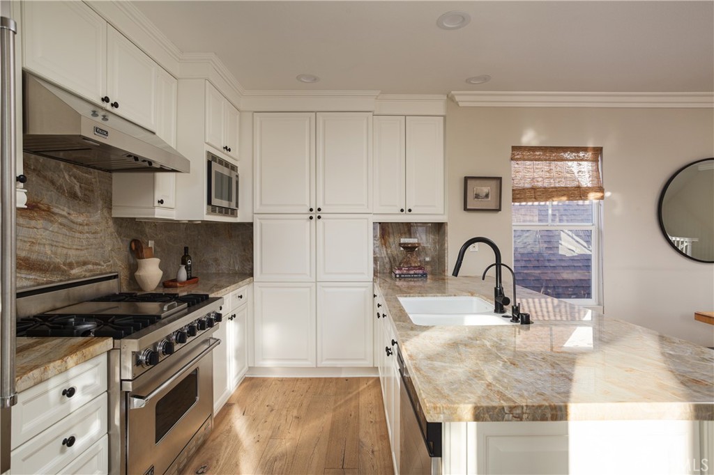 Corona del Mar South of PCH (CDMS) - Residential