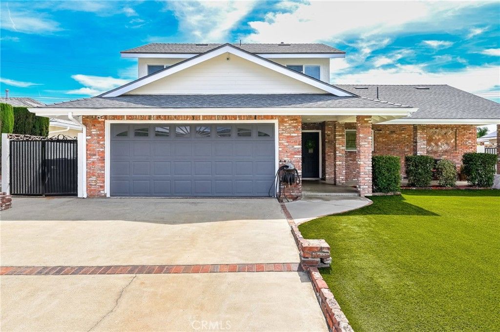 Photo of 930 La Rue, La Verne, CA 91750 (MLS # AR26057536)