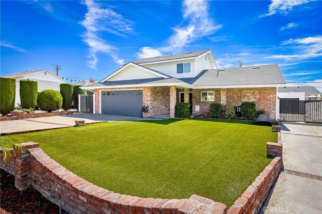 Photo of 930 La Rue, La Verne, CA 91750 (MLS # AR26057536)