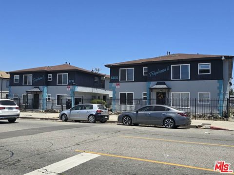 Photo of 6736 West Boulevard, Los Angeles, CA 90043 (MLS # 25600745)