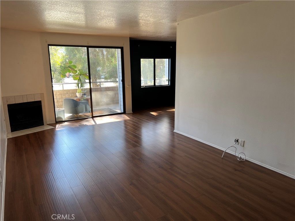 Photo of 13331 Moorpark Street #110, Sherman Oaks, CA 91423 (MLS # DW25250621)
