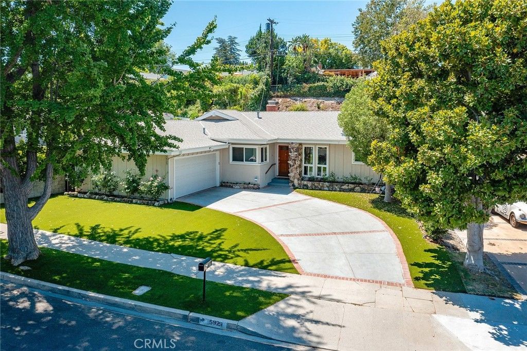Photo of 5929 Adler Avenue, Woodland Hills, CA 91367 (MLS # SR25193514)