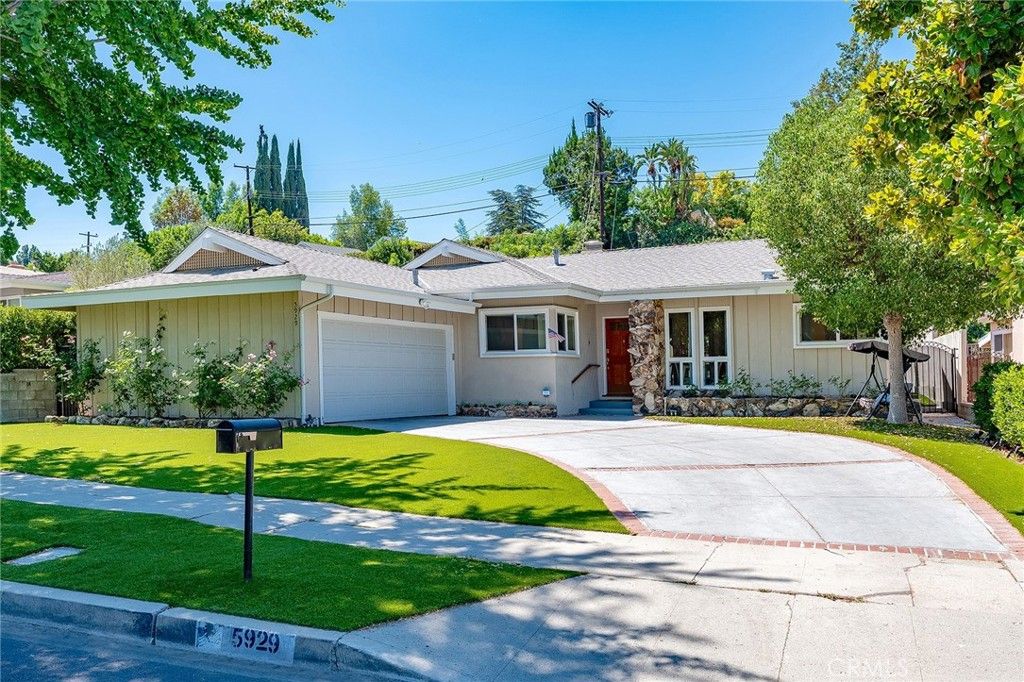 Photo of 5929 Adler Avenue, Woodland Hills, CA 91367 (MLS # SR25193514)