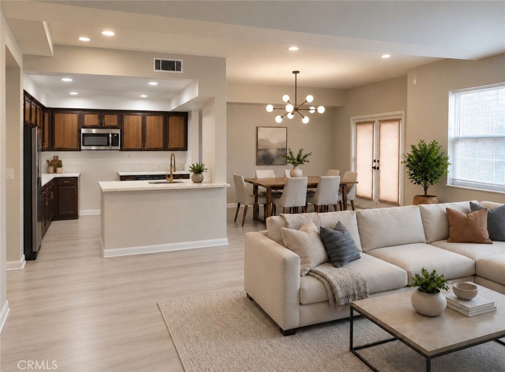 1136 N Euclid ST 14, Anaheim CA 92801