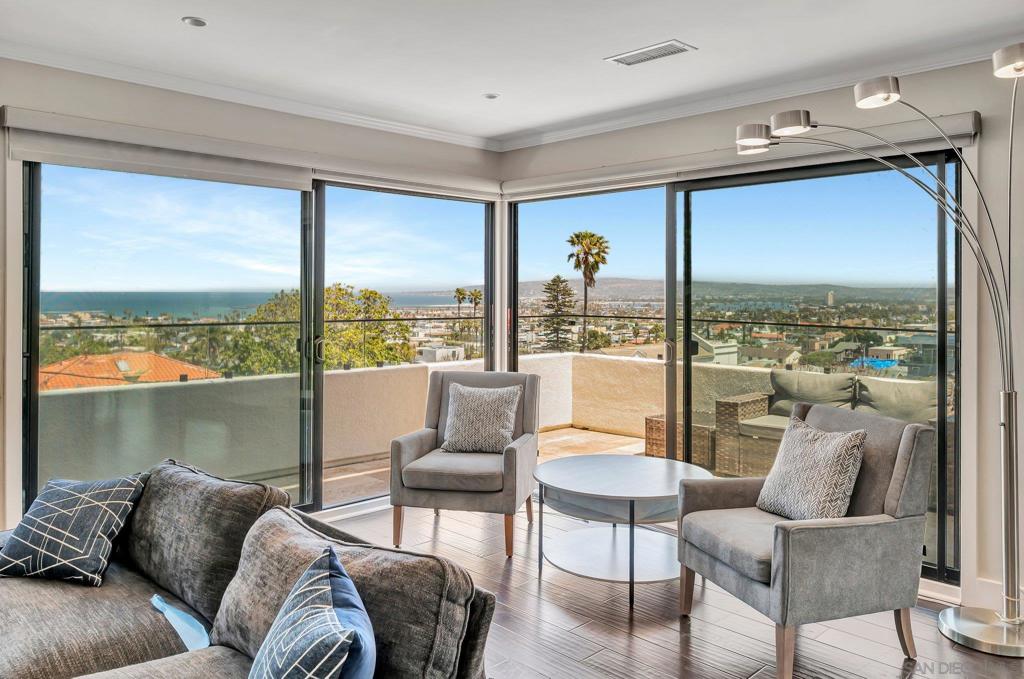 4611 Santa Cruz Ave