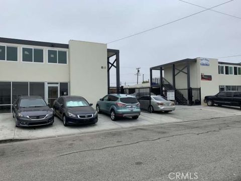 Photo of 810 E 5TH St, Oxnard, CA 93030 (MLS # SR25088970) Photo of 810 E 5TH St, Oxnard, CA 93030 (MLS # SR25088970)
