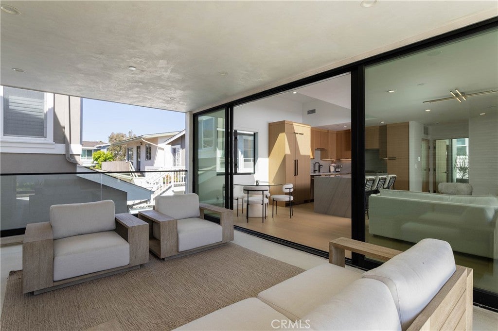 716 1/2 Orchid Avenue, Corona Del Mar CA 92625 - Photo 6