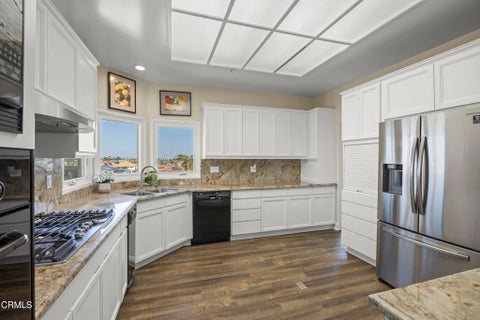 Tiny photo for 4252 Harbour Island Lane, Oxnard, CA 93035 (MLS # V1-37132)