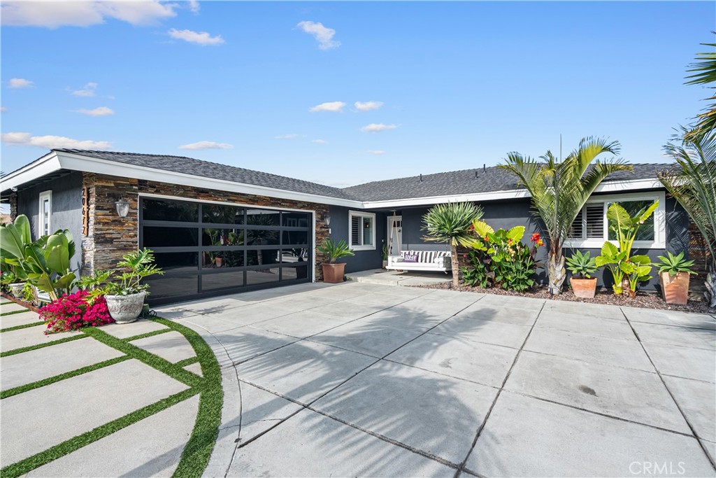20672 Kelvin Lane
