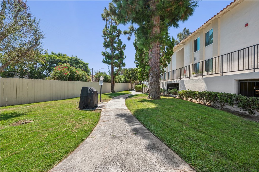 18225 Kingsdale Avenue 212