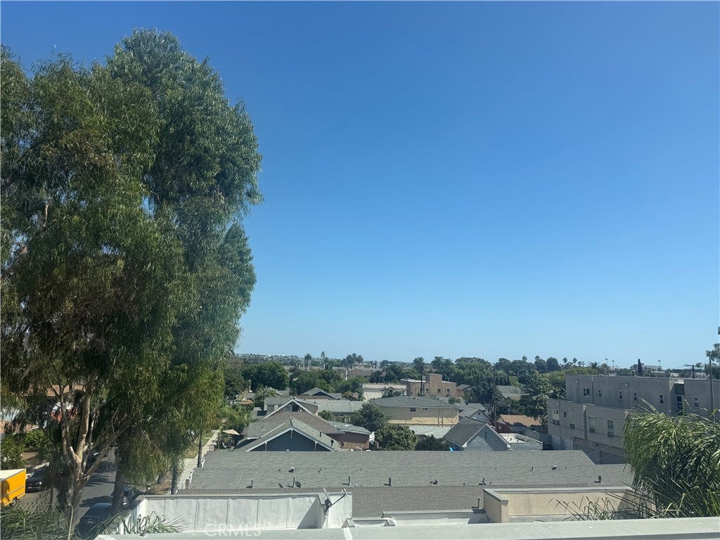 302 E 19th 3