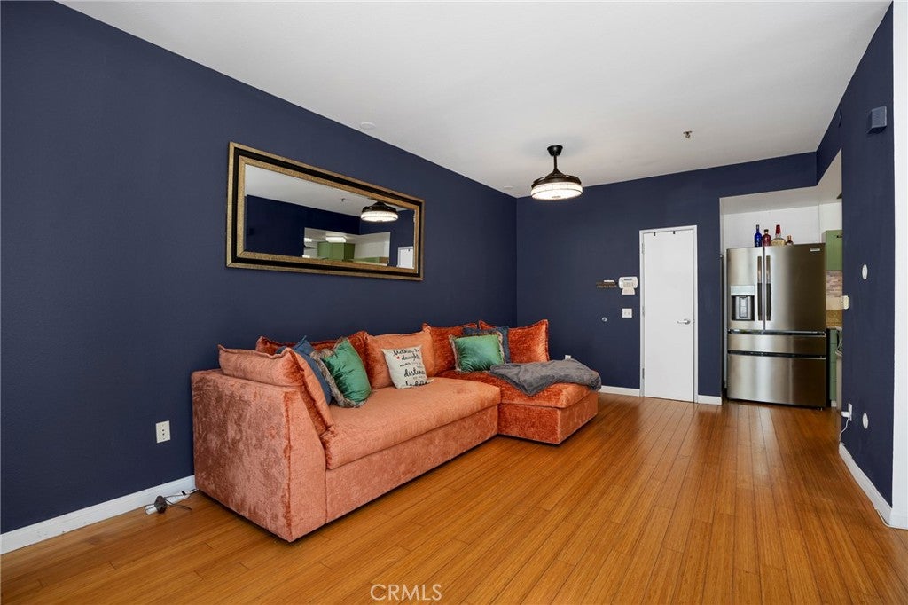 302 E 19th 3