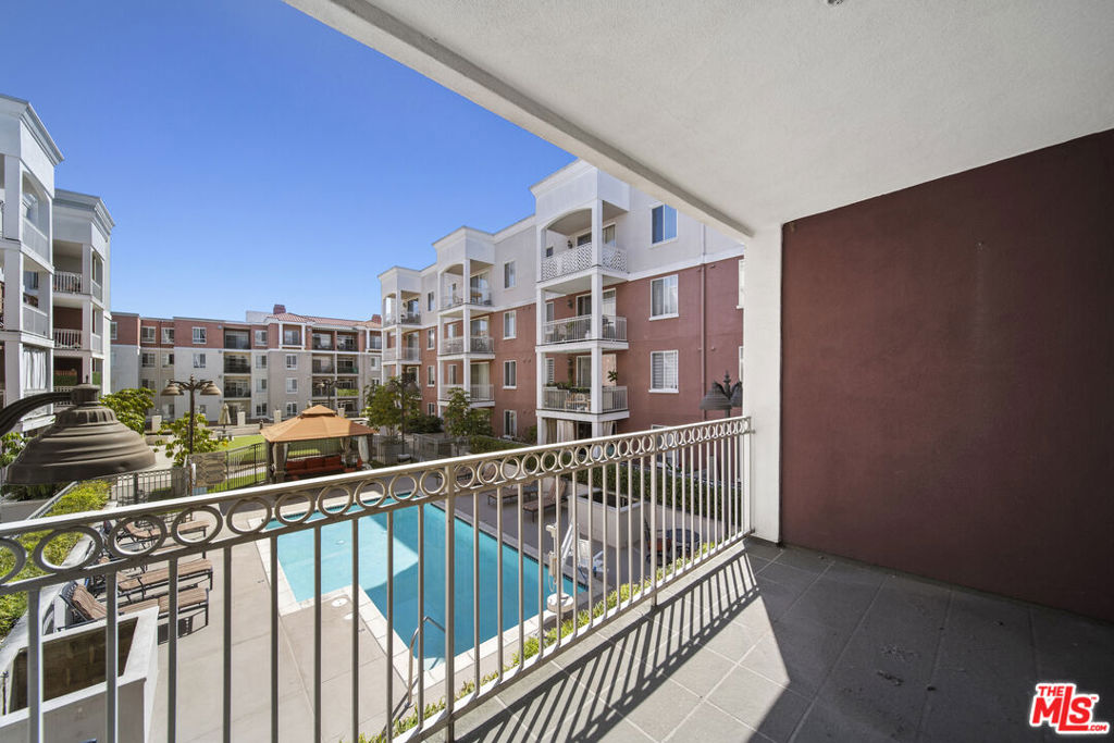 3740 Santa Rosalia Drive 212