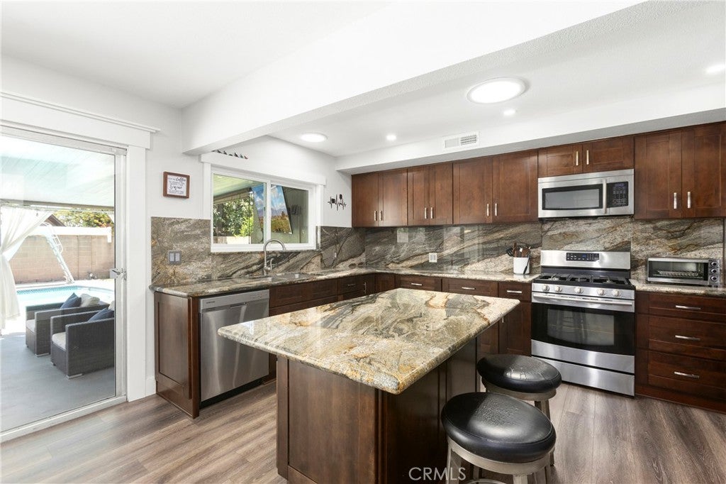 3238 W Ravenswood