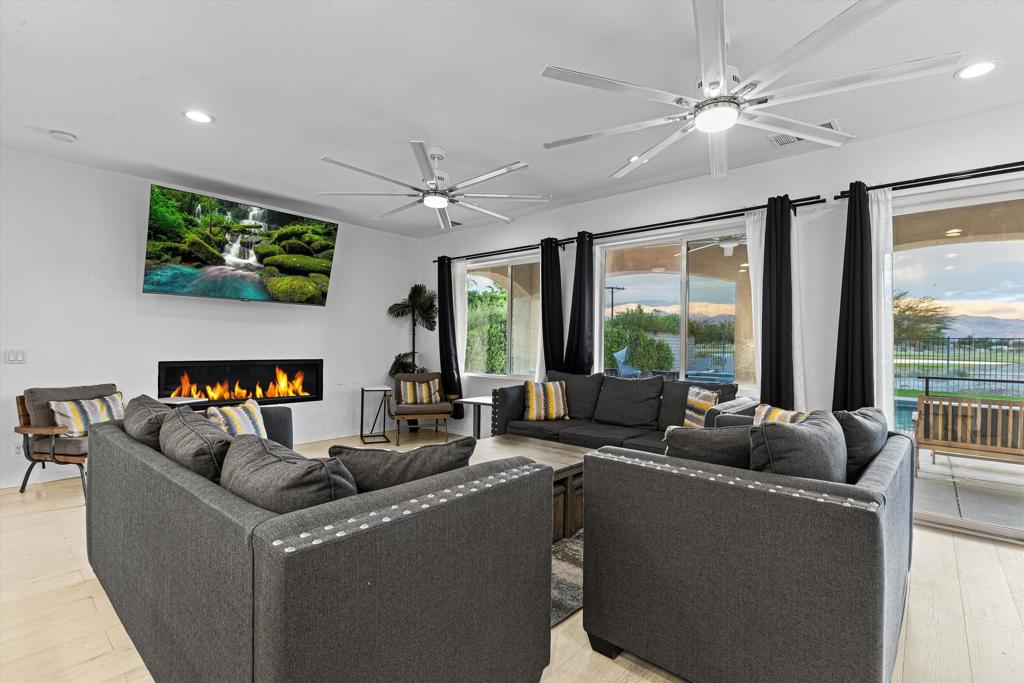 42836 Del Lago Court