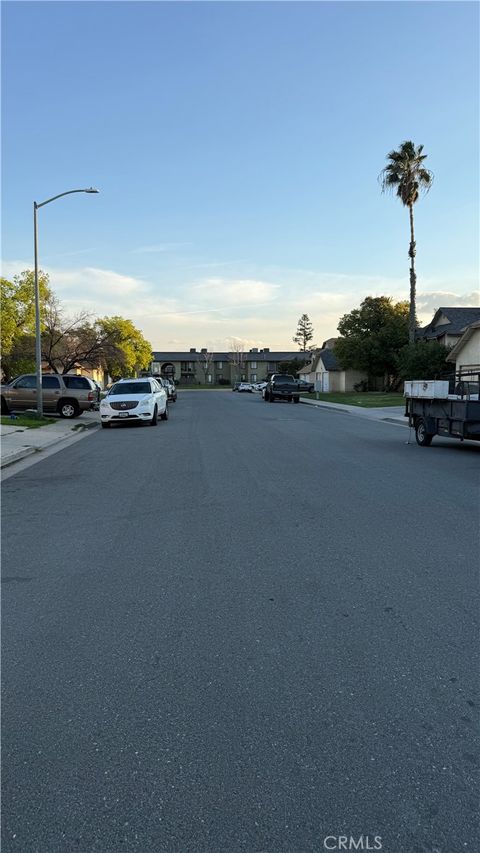 Tiny photo for 2712 Morin Court, Bakersfield, CA 93304 (MLS # FR26050185)