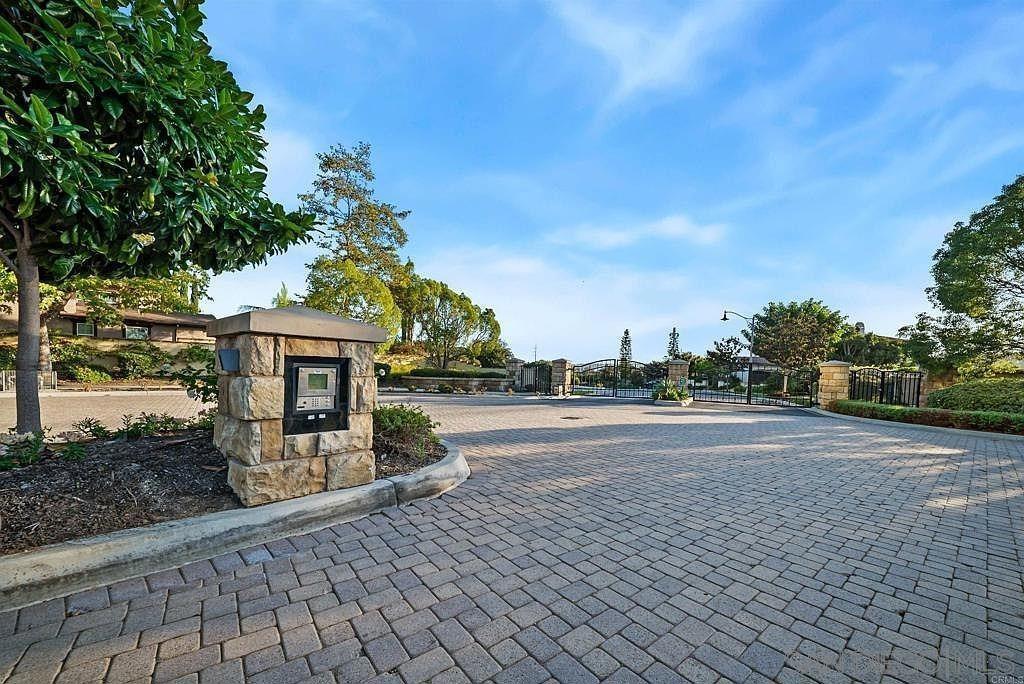 6839 Helenite Place