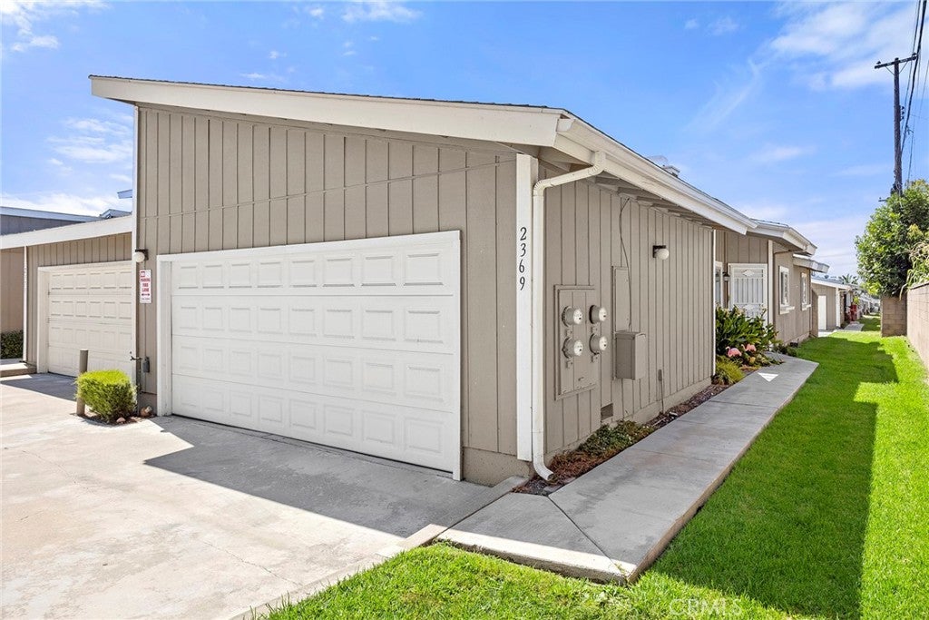 2369 S Reservoir